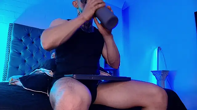 Dallas Whitee online show from May 2026 08:03:02 PM