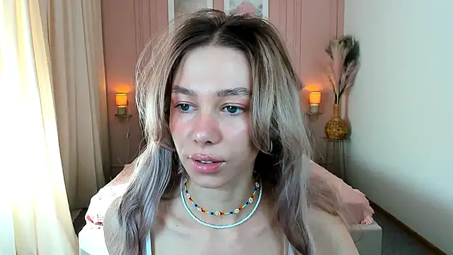 LuluAlis online show from April 2026 01:13:02 PM