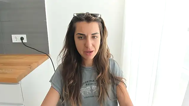 summmmersky1 online show from June 2026 12:47:02 PM