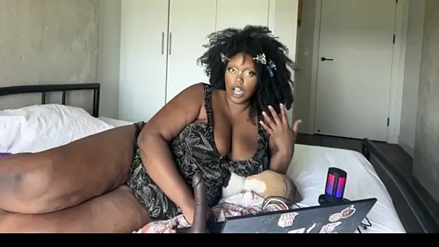 juicy janet online show from July 2026 05:44:02 PM