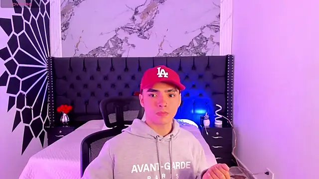 NicoKinggs  online show from April 2026 12:43:01 PM