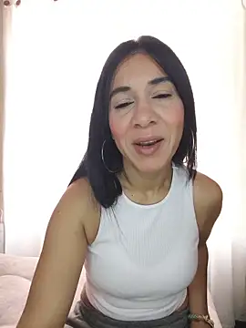 Camillemonroe  online show from June 2026 12:18:01 PM