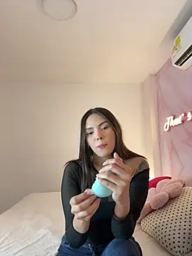 Adalyn Cute online show from May 2026 11:39:02 AM