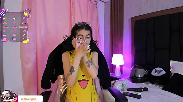 Molly A online show from April 2026 03:14:01 PM