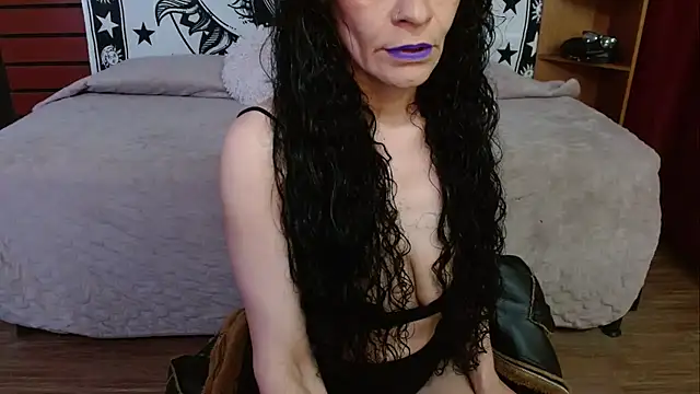  Alexandra Jones online show from July 2026 02:18:01 AM