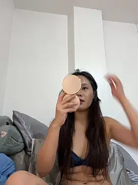 velvetveloura online show from April 2026 03:05:01 PM