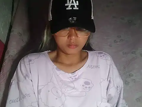 SAM SMILE XOXO online show from March 2026 11:55:01 PM