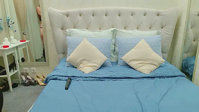 Snapshot of Redhead_Vixen_ chatting on March 2026 01:22:01 AM Redhead Vixen online show from March 2026 01:22:01 AM