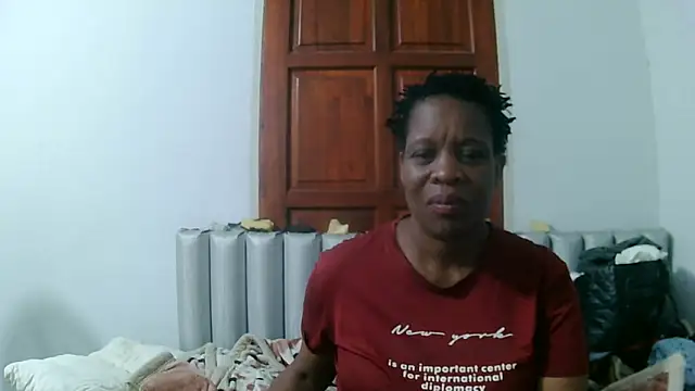 JoycyQueen online show from April 2026 07:42:01 PM