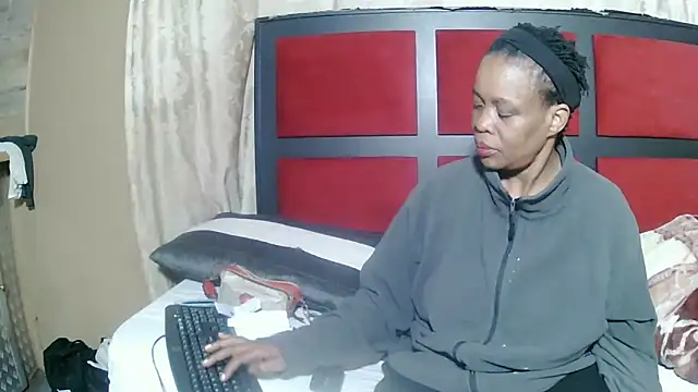 JoycyQueen online show from June 2026 12:14:01 AM