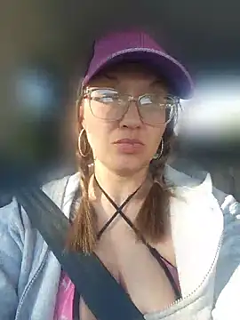 NicolePearl online show from June 2026 10:34:02 PM