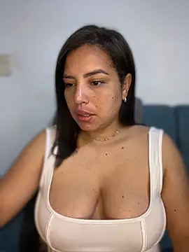 Snapshot of Kira33_ chatting on March 2026 09:26:01 AM Kira33 online show from March 2026 09:26:01 AM