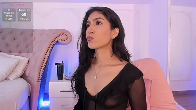 Snapshot of LucianaBlanco_ chatting on June 2026 08:33:02 PM LucianaBlanco online show from June 2026 08:33:02 PM