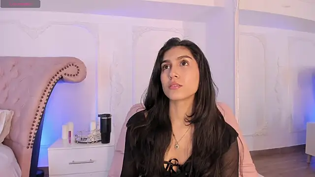 Snapshot of LucianaBlanco_ chatting on June 2026 08:33:01 PM LucianaBlanco online show from June 2026 08:33:01 PM