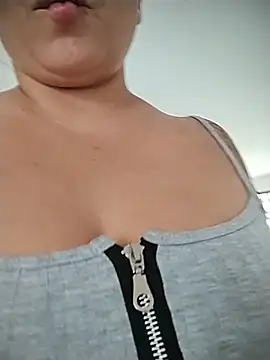Emimly Rose online show from July 2026 03:21:02 PM