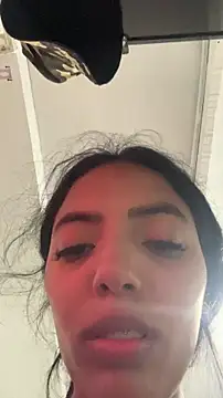 sylphiee  online show from April 2026 04:08:01 PM