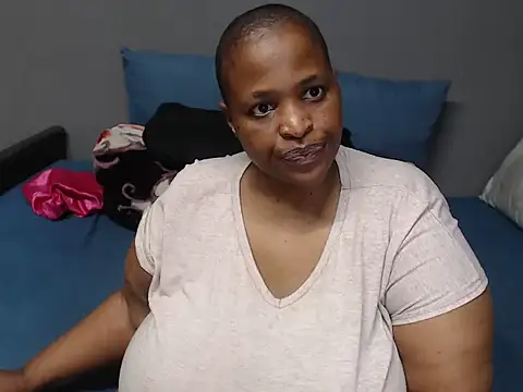 Snapshot of Bustydiva83 chatting on June 2026 09:18:02 PM Bustydiva83 online show from June 2026 09:18:02 PM