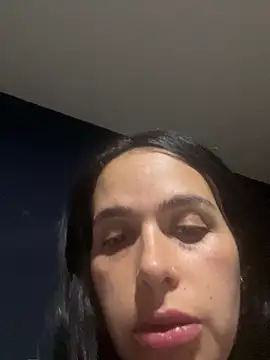 leila moretti online show from April 2026 03:02:01 AM