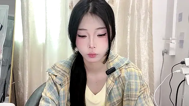 Snapshot of yiyibaby2026 chatting on March 2026 02:06:01 AM yiyibaby2026 online show from March 2026 02:06:01 AM