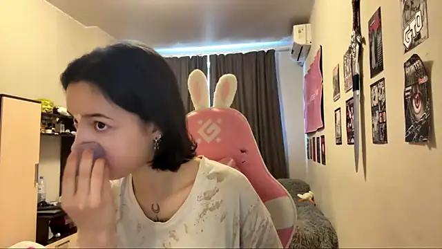 KateMiragee online show from March 2026 09:35:01 AM