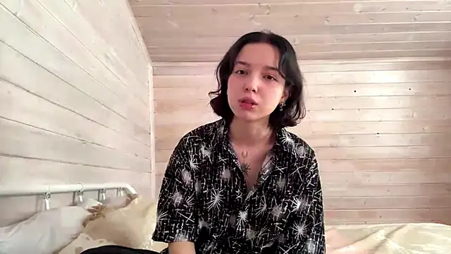 KateMiragee online show from March 2026 10:20:01 AM