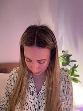 EvaRyen  online show from April 2026 03:34:02 PM