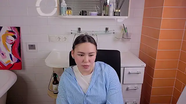 MinLipski online show from March 2026 05:49:01 PM