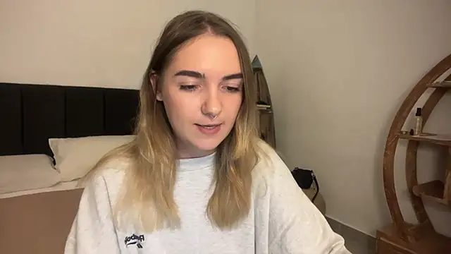 RoxyWet online show from April 2026 02:22:01 PM