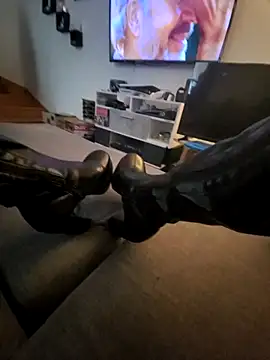 bootslove1 online show from April 2026 09:51:02 AM