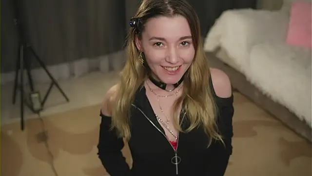 Miss-Angel  online show from June 2026 06:41:01 PM