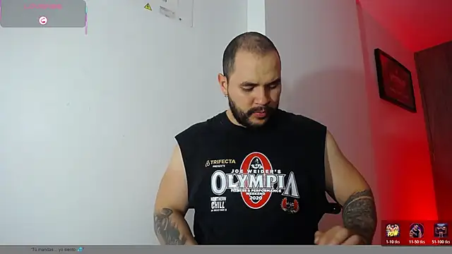 Axel Dominus online show from May 2026 11:33:01 PM