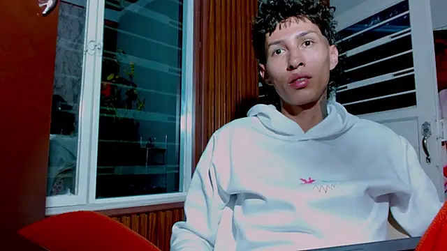 Daniel DLuxxx online show from March 2026 04:28:02 AM