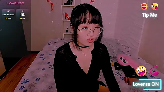 Akiko Yun online show from June 2026 12:41:02 AM