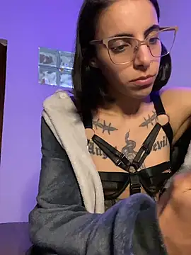 Poison Ivy 29 online show from May 2026 09:33:01 PM