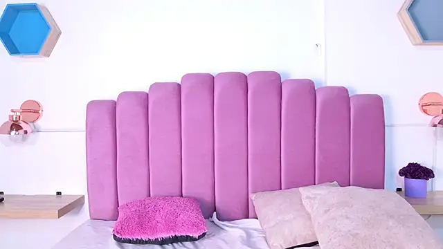 Koralxxx online show from March 2026 04:24:01 PM