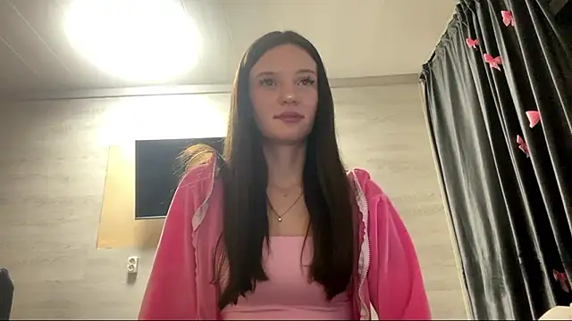 Snapshot of KellyAllison chatting on March 2026 10:38:02 PM KellyAllison online show from March 2026 10:38:02 PM