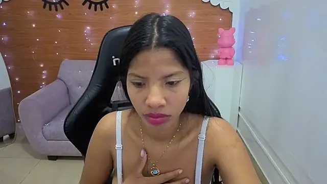 Snapshot of emily_smith_t chatting on May 2026 12:47:02 PM emily smith t online show from May 2026 12:47:02 PM