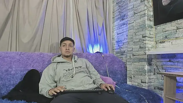 NoahAndBunny online show from May 2026 11:50:01 AM