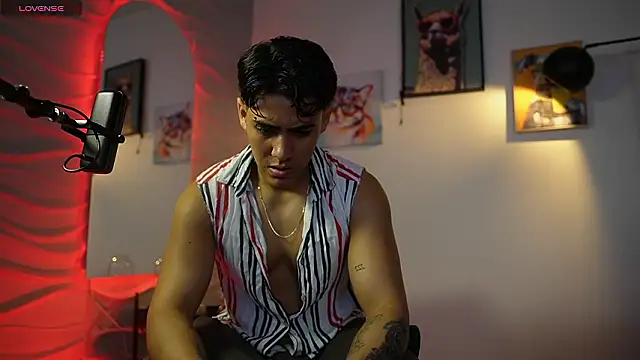 Tayler Cross  online show from March 2026 01:03:01 PM