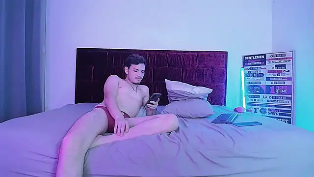 Snapshot of The_Penthouse_boys chatting on July 2026 01:58:33 AM The Penthouse boys online show from July 2026 01:58:33 AM
