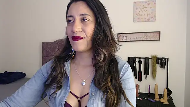 violeta scott online show from June 2026 12:11:01 PM