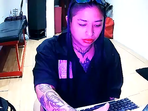 Snapshot of kinki_vi chatting on March 2026 11:00:01 PM kinki vi online show from March 2026 11:00:01 PM