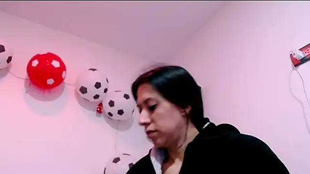 Snapshot of ItsAmara chatting on July 2026 04:12:02 PM ItsAmara online show from July 2026 04:12:02 PM