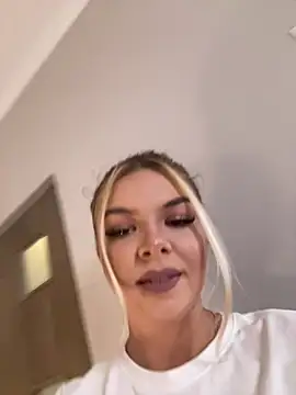 KimmBliss online show from July 2026 07:02:02 PM