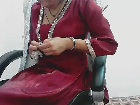 Snapshot of ragini_bby chatting on May 2026 03:03:02 AM ragini bby online show from May 2026 03:03:02 AM
