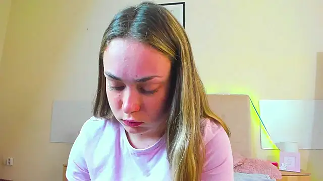 MelanieCuty online show from June 2026 05:32:02 AM