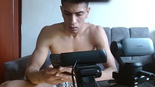 sornero777111 online show from April 2026 10:16:01 PM