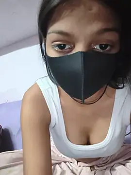 maahi213 online show from May 2026 05:56:01 PM