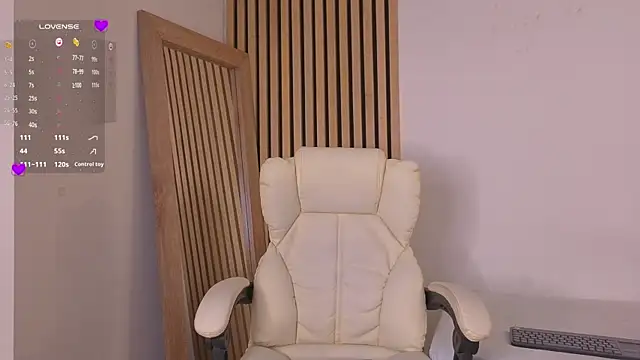 EmmaLopez11 online show from April 2026 12:18:01 PM