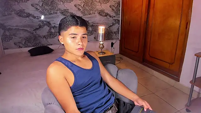 Liam Dustin online show from May 2026 08:06:02 PM